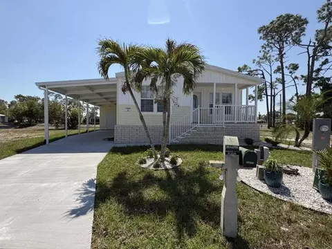 19404 Bermuda Ct, North Fort Myers, FL 33903