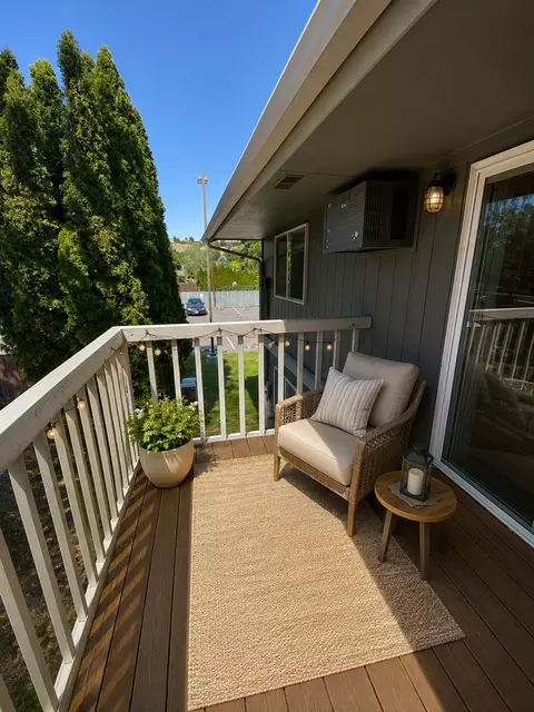 201 Valleyview Ave # A, Selah, WA 98942