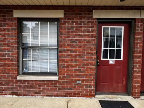 127 E Adams St #B7, Millersburg, OH 44654