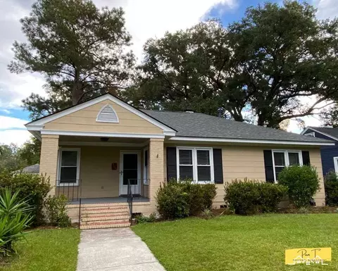 304 Columbus Dr, Savannah, GA 31405
