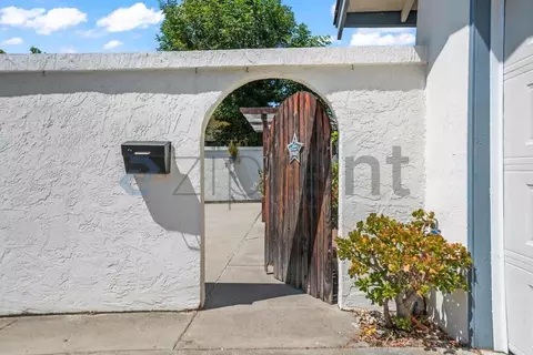 7525 Hazelnut Dr, Newark, CA 94560 photo 2