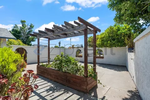 7525 Hazelnut Dr, Newark, CA 94560 photo 4