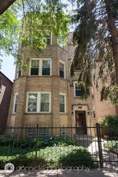 2141 W Arthur Ave #3, Chicago, IL 60645
