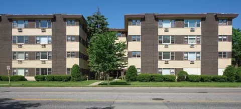 8644 Skokie Blvd #302, Skokie, IL 60077