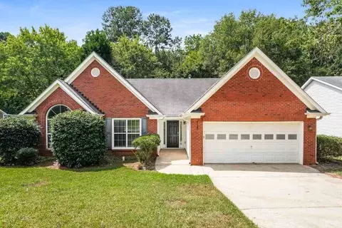 5729 Lakeview Cir, Lithonia, GA 30058