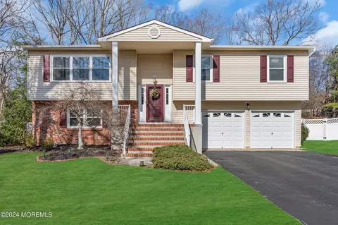 10 Mistletoe Ct #NA, Howell, NJ 07731