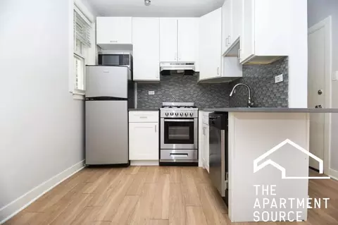 511 W Belmont Ave #34, Chicago, IL 60657