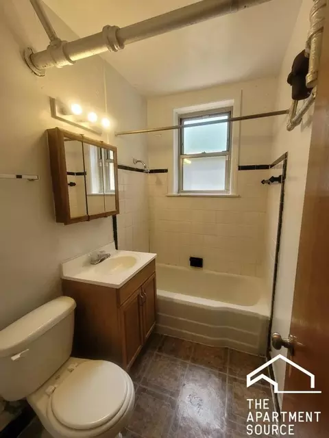 1916 W Lunt Ave #GS, Chicago, IL 60626