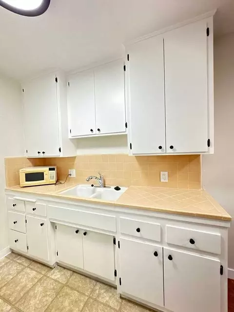 1015 E Appleton St, Long Beach, CA 90802 photo 5