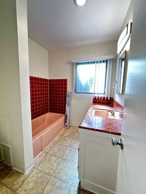 1015 E Appleton St, Long Beach, CA 90802 photo 8