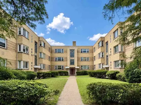 2057 E 72nd St #3, Chicago, IL 60649