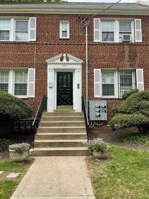 6612 14th St NW #4, Washington, DC 20012