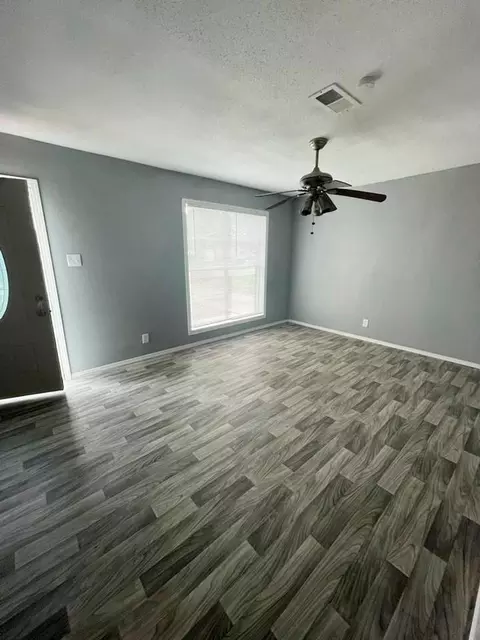 3662 Hemlock Ln, Orange, TX 77630