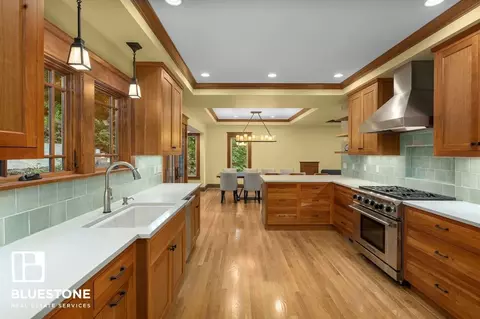 1970 Greentree Rd, Lake Oswego, OR 97034