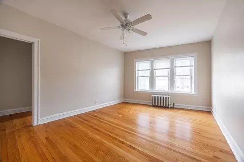1145 W Morse Ave #102, Chicago, IL 60626