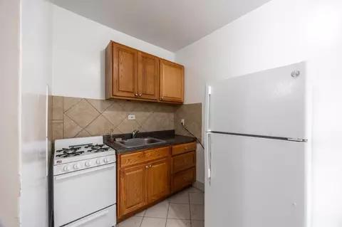 1145 W Morse Ave #108, Chicago, IL 60626