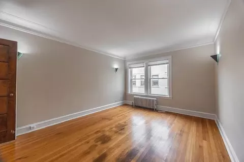 1918 W Morse Ave #3S, Chicago, IL 60626