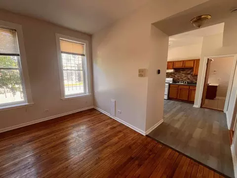 3227 S Carpenter St #2M, Chicago, IL 60608