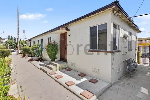 7027 Holmes Ave, Los Angeles, CA 90001