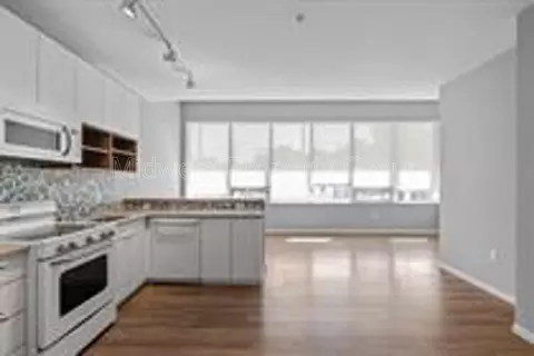 4100 Lindell Blvd #201, Saint Louis, MO 63108