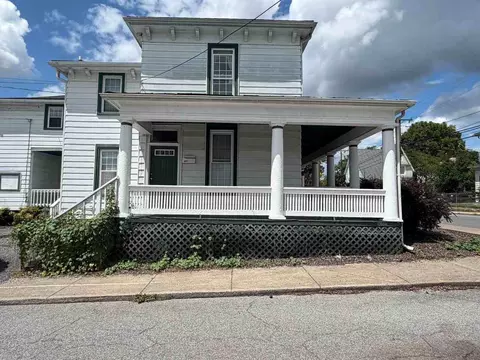 702 Nelson St, Staunton, VA 24401
