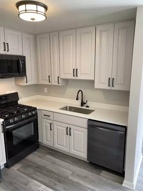 3225 Benjamin Ave #2, Royal Oak, MI 48073