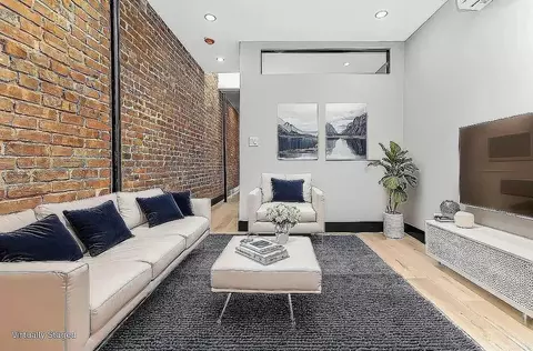 410 E 13th St #4B, New York, NY 10009
