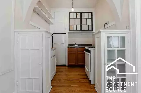 432 W Surf St #102, Chicago, IL 60657