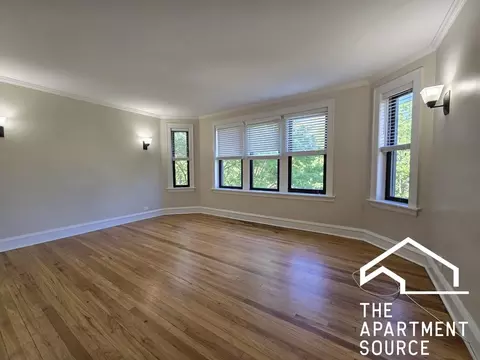 716 Reba Pl #3S, Evanston, IL 60202