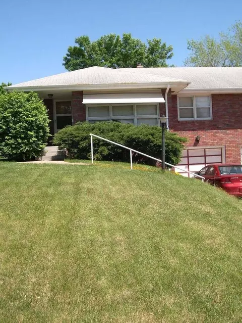 3019 S 49th Ave, Omaha, NE 68106