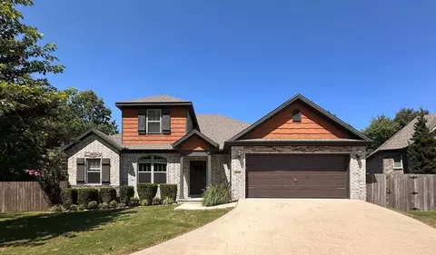 3933 Williams Cv, Springdale, AR 72764