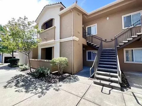 501 Gibson Dr #711, Roseville, CA 95678
