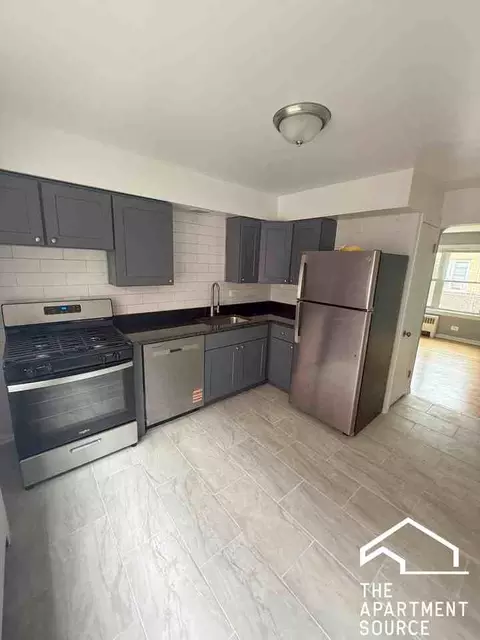 6727 N California Ave #1W, Chicago, IL 60645