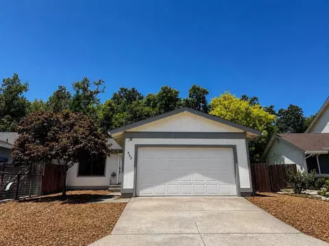 843 Falcon Way, Healdsburg, CA 95448