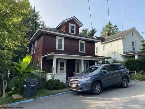 33 Highland Ave #LOWER, Morgantown, WV 26505