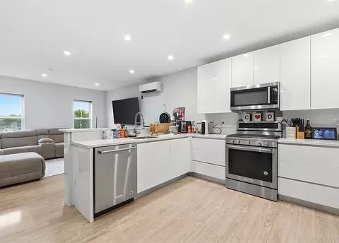 145 Newbury Ave, Quincy, MA 02171