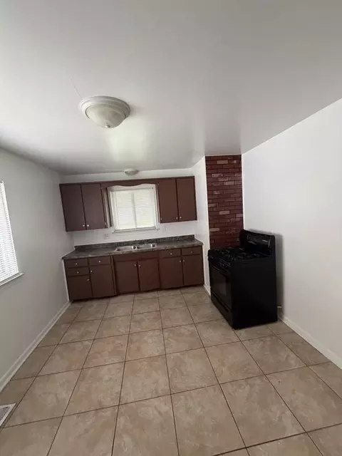29708 Grandview St, Inkster, MI 48141