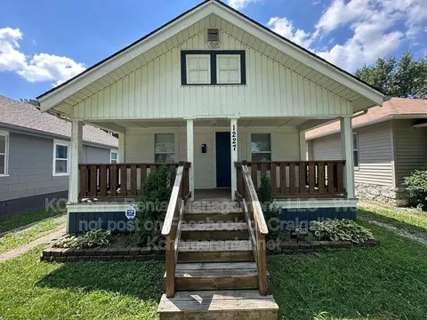 1227 E 22nd Ave, Kansas City, MO 64116