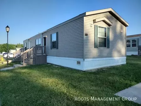 135 Pine Bluff Rd #135, Flint, MI 48504