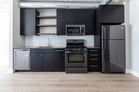 941 W Belmont Ave #403, Chicago, IL 60657