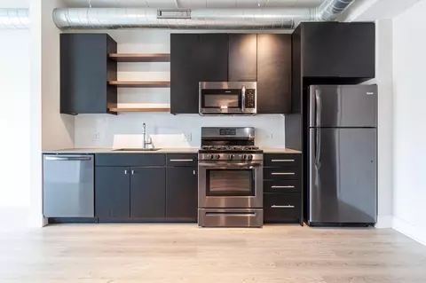 941 W Belmont Ave #403, Chicago, IL 60657