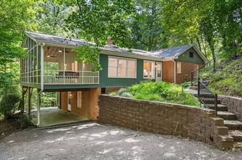 126 Weaver Rd, Chapel Hill, NC 27514