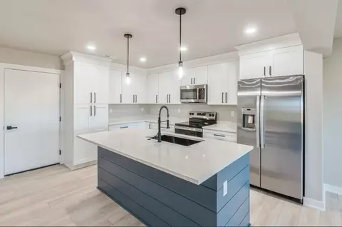 14422 Springbrook Trl, Grimes, IA 50111