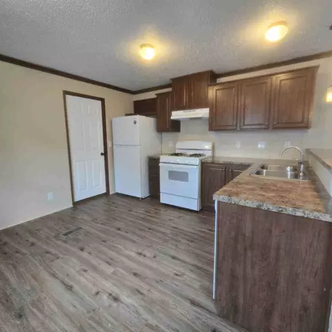 3510 N 9th St #320, Carter Lake, IA 51510
