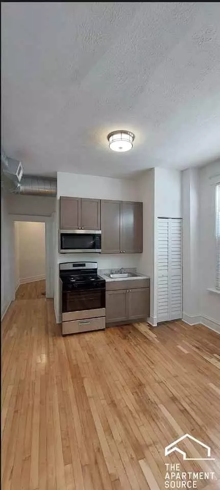 4058 W Hirsch St #1, Chicago, IL 60651