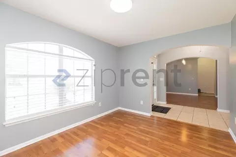 639 Sid Dr, Jacksonville, FL 32218 photo 4