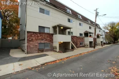 13 Suffolk St # B, Cambridge, MA 02139