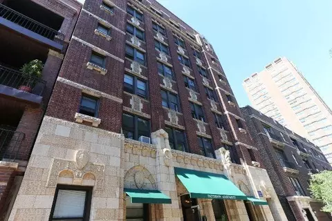 612 W Patterson Ave #301, Chicago, IL 60613