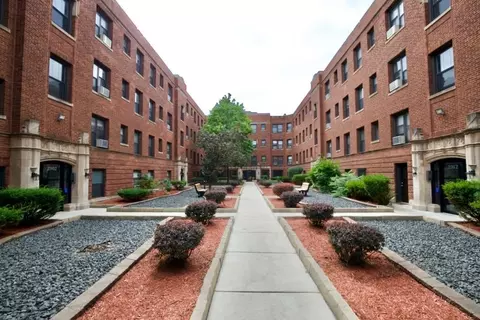 2904 N Mildred Ave #1H, Chicago, IL 60657