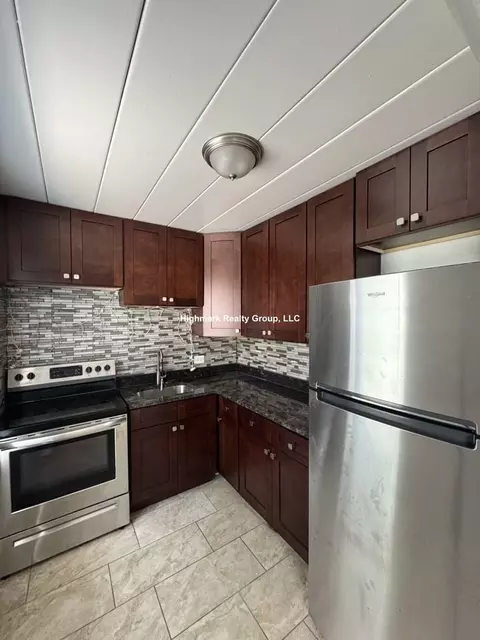 1360 W Touhy Ave #102, Chicago, IL 60626